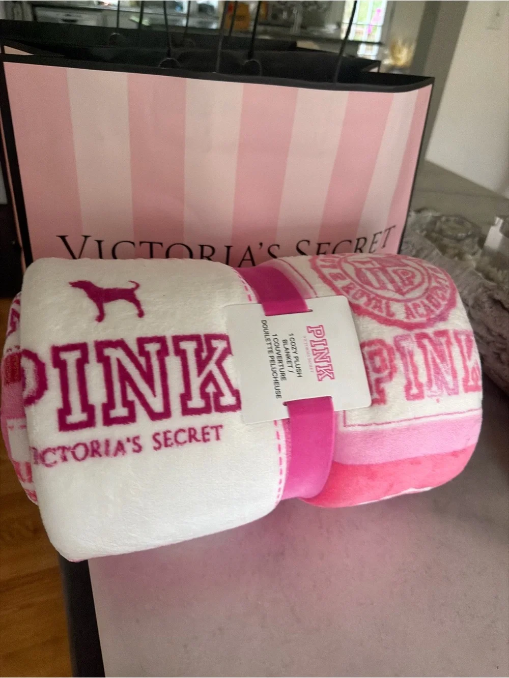 Victoria's Secret PINK CAMPUS Plush Pink & White Logo Throw Blanket NEW NWT